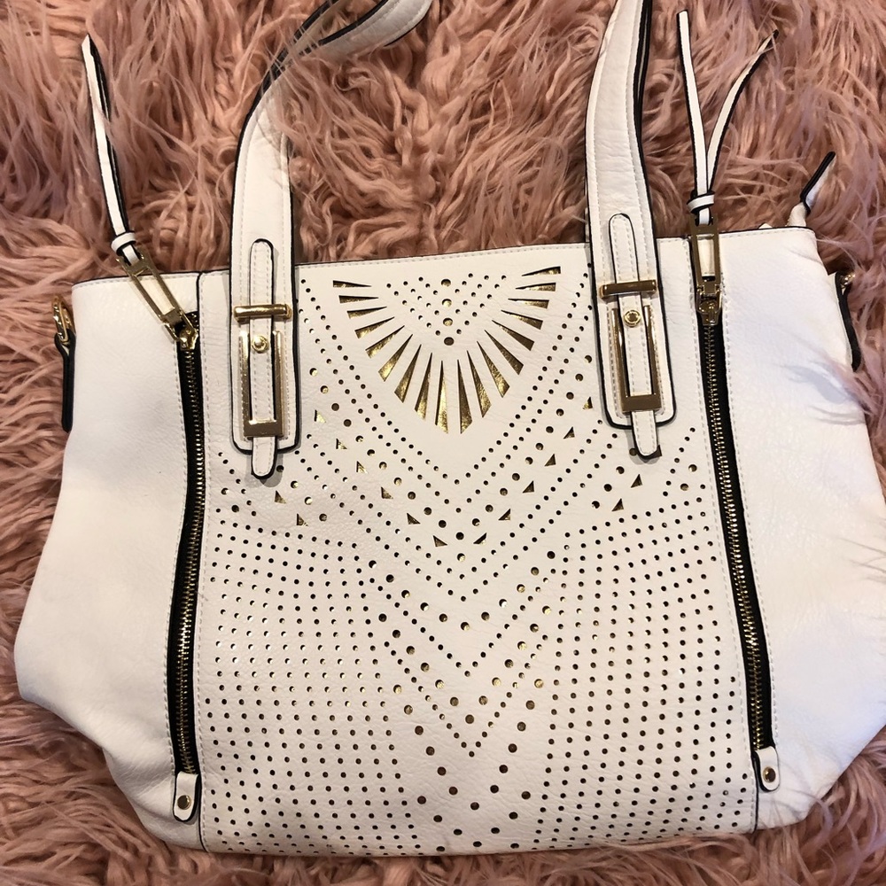 Cute New w/o tags white shoulder bag